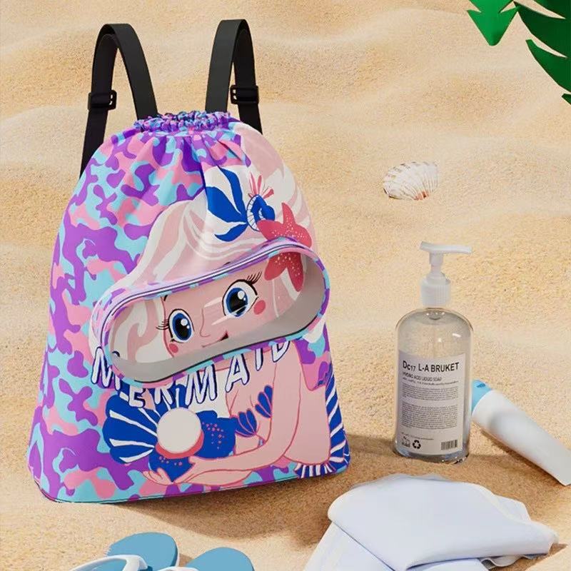 Outdoor Sport Backpack - กระเป๋าว่ายน้ำสำหรับเด็กแบบพกพา กระเป๋าเป้สะพายหลังกันน้ำแยกส่วนเปียกและแห้งพร้อมลายการ์ตูน อุปกรณ์จัดระเบียบที่จำเป็นสำหรับกีฬาเด็ก